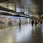 O sistema de metrô de São Paulo completa 50 anos de operação comercial com 104,4 km de rede, 32,5 km de novas linhas em obras e outros 149,1 km em perspectiva